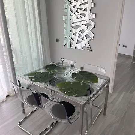 4 Gran8nerja Apartament *